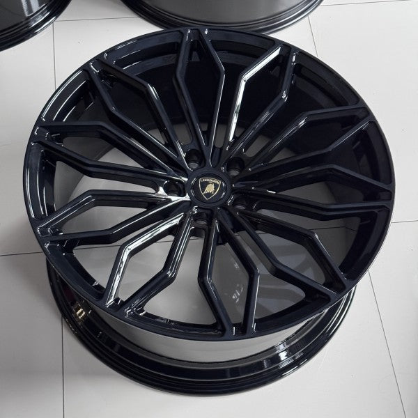 Ковані диски Lamborghini Urus 23